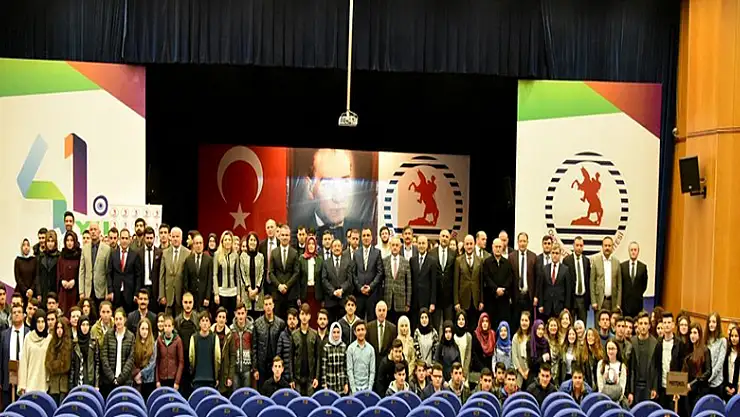 Liseli ve üniversiteliler el ele gönül gönüle