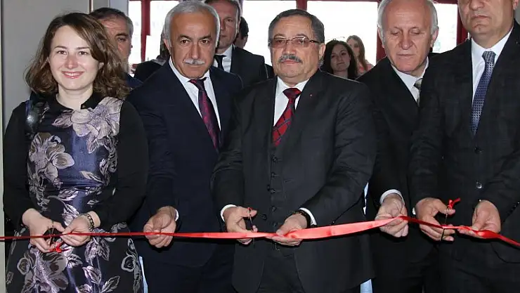 'İnsana Odaklan-Değişimi Yansıt' fotoğraf sergisi Samsun'da açıldı