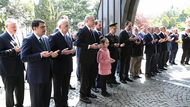 Cumhurbaşkanı Erdoğan, Turgut Özal'ı anma törenine katıldı