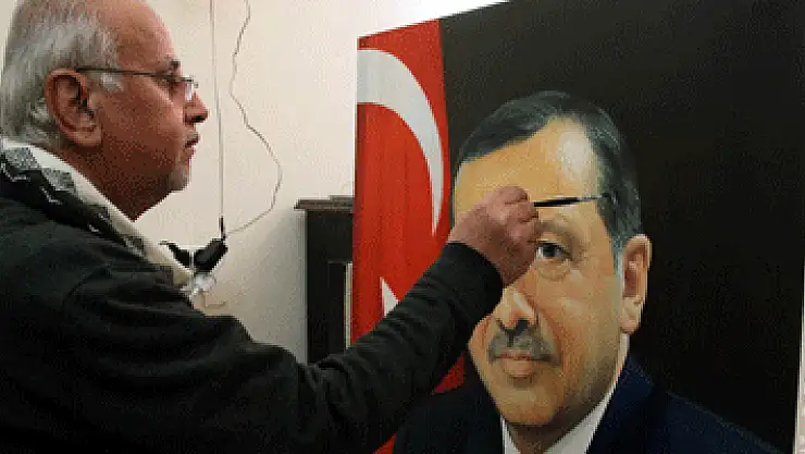 Eskiden Saddam Hüseyin'i çiziyordu, şimdi Türkiye'nin ünlülerini çiziyor