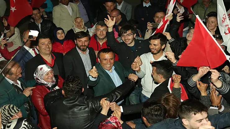 Canik'te 'Güçlü Evet' mutluluğu