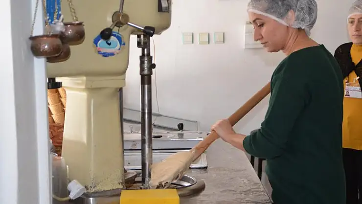  Bafra'da kadınlara dondurmacılık kursu 