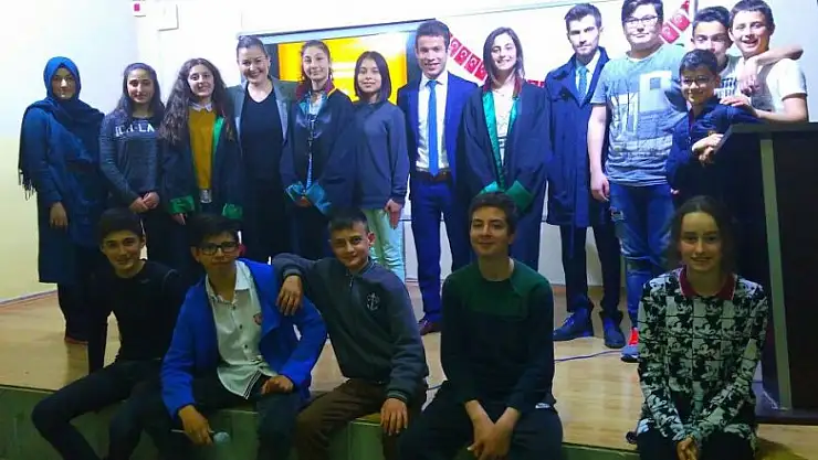  Öğrencilere avukatlık mesleği tanıtıldı