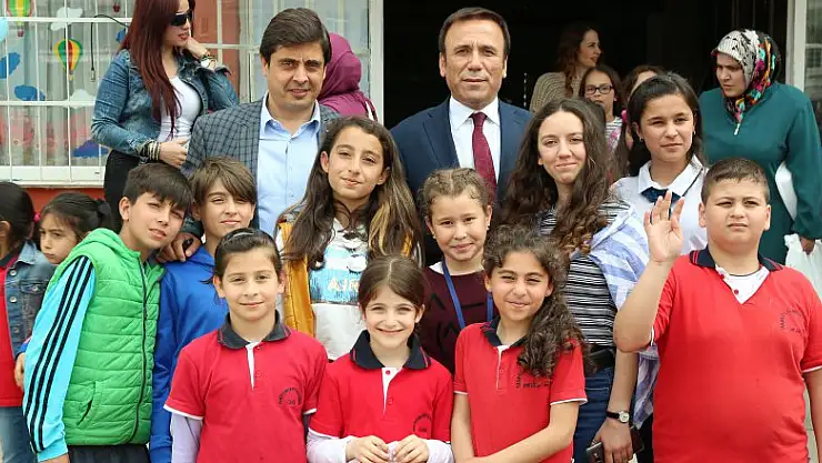Çocuklardan Başkan Genç'e sürpriz
