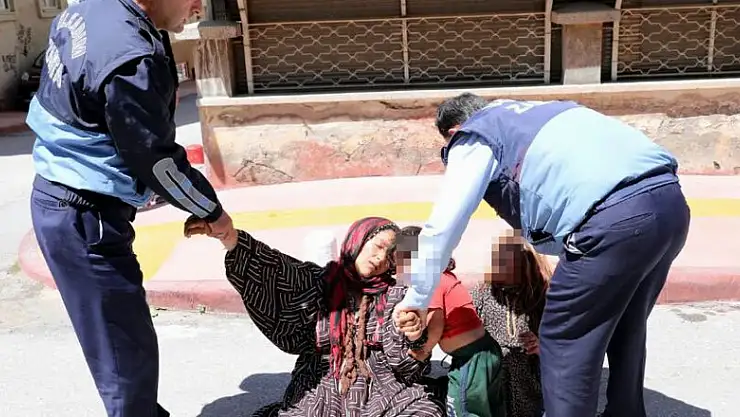  Dilenen anneler, mağdur olan çocuklar