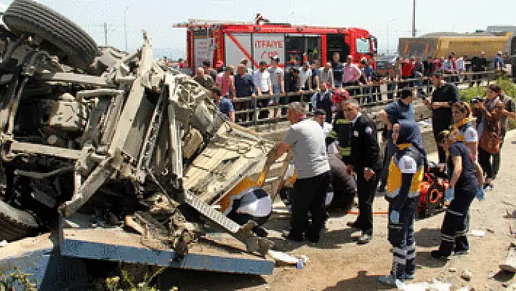 Samsun'da tır ve kamyon çarpıştı: 2 yaralı