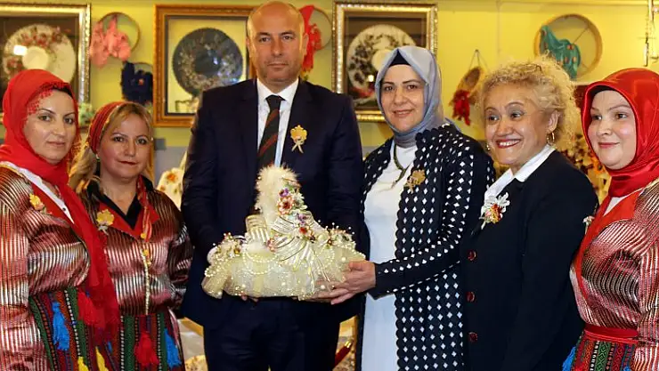 Tekkeköy'de el emeği göz nuru ürünler sergilendi