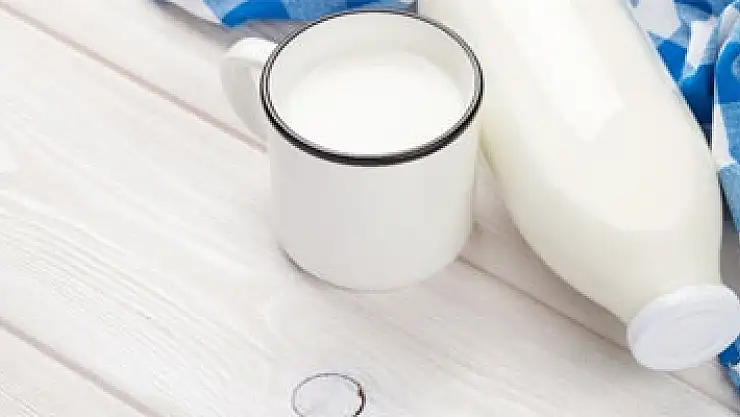 Şekerli süt, süt dişlerini tehdit ediyor