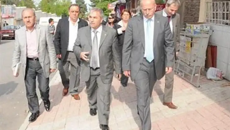 Demirtaş MHP teşkilatıyla esnafı ziyaret etti