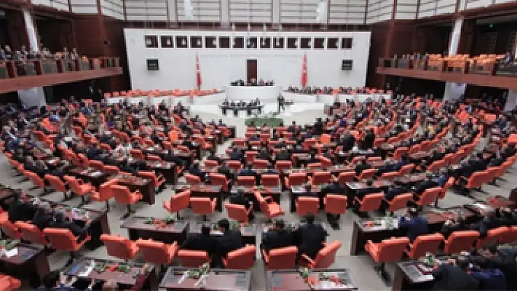 Anayasa Uyum Paketi TBMM'ye sunuldu