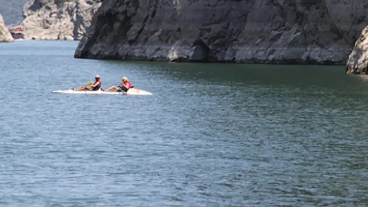 Şahinkaya Kanyonu'nda kano keyfi