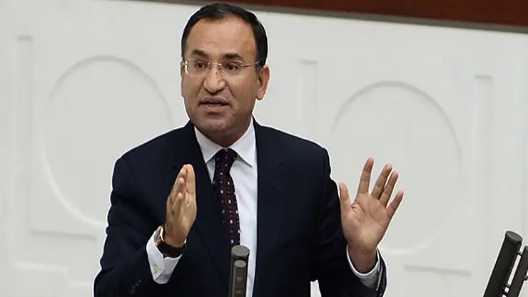 Bakan Bozdağ'dan FETÖ'cülere tek tip elbise açıklaması