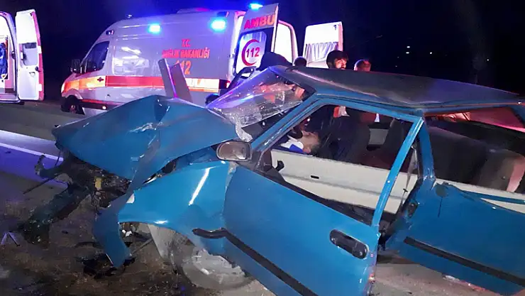 Samsun'da bariyer otomobile ok gibi saplandı: 2 ağır yaralı