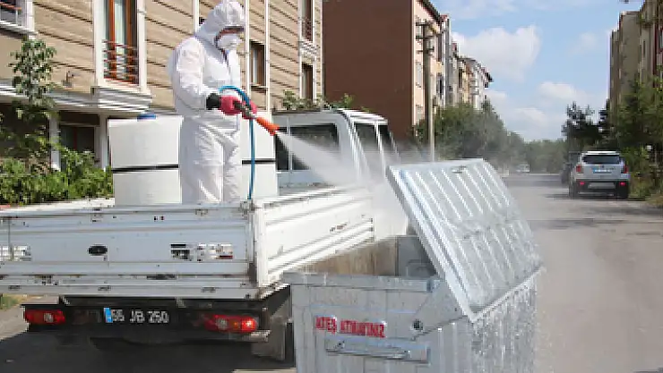 Bafra'da çöp konteynerleri dezenfekte ediliyor