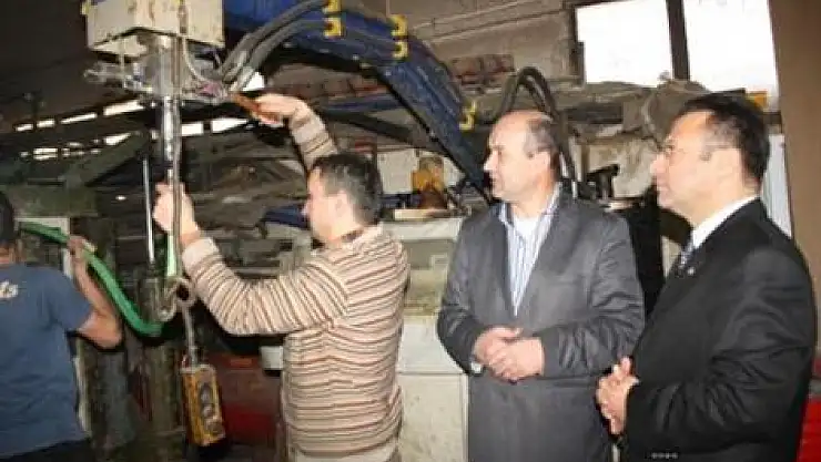 Aksoy, Tıbbı cihazcıları yerinde inceldi