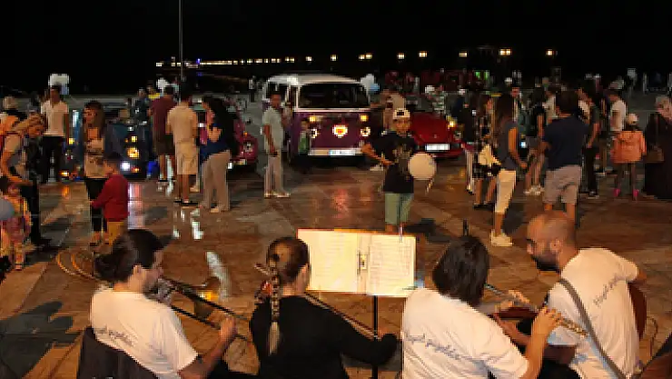 Vosvoslar eşliğinde 'Liv Şenliği'