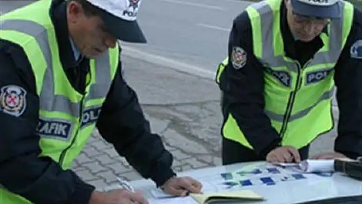 Plakaya ceza yerine durdurup yazılacak