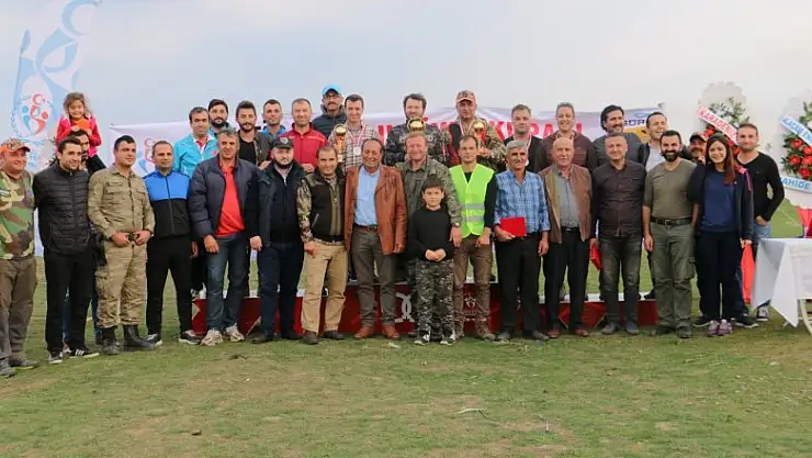 Alaçam'da Cumhuriyet Kupası ödülleri sahiplerini buldu 