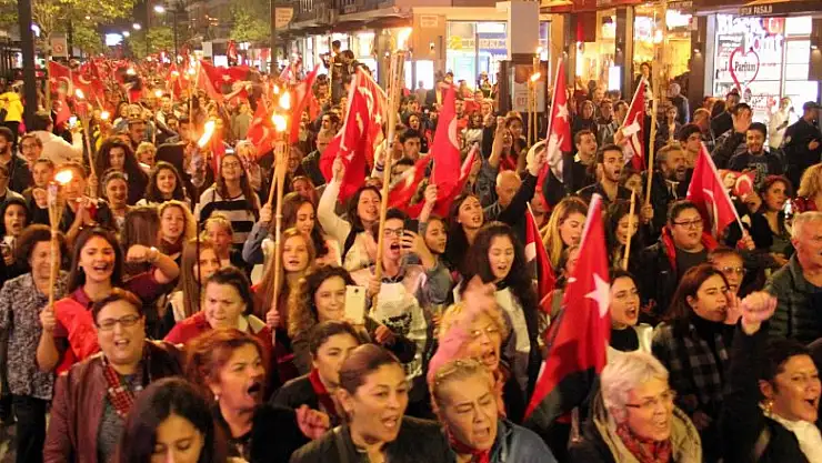 Samsun'da fener alayı yürüyüşü