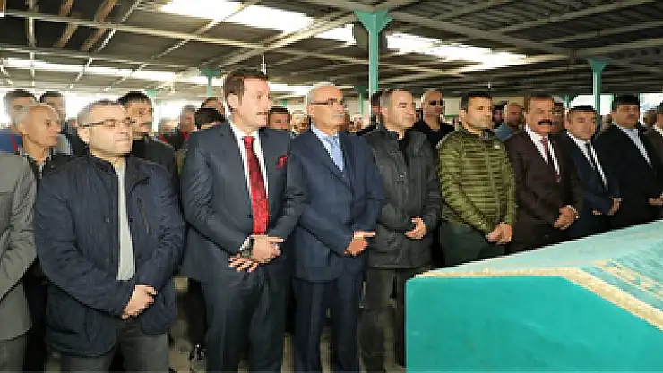 Başkan Yılmaz personelini acı gününde yalnız bırakmadı