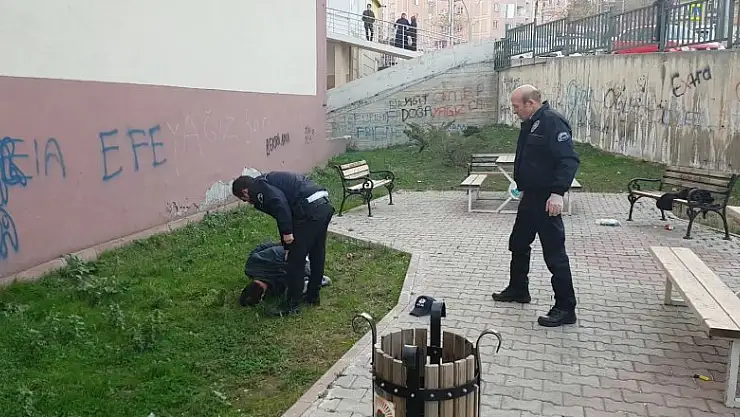 Parkta baygın halde uyuşturucu ile yakalandı