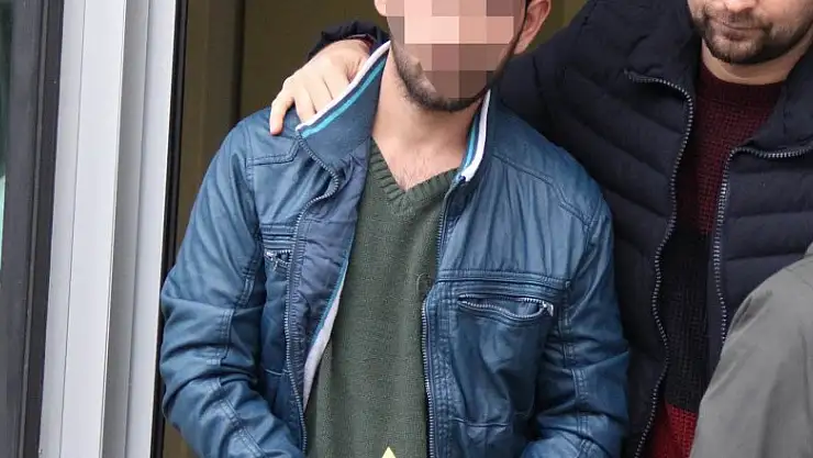 Polisi görünce uyuşturucuyu yere attı, tutuklandı