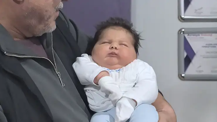 6 kilo 150 gramlık dev bebek dünyaya geldi