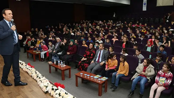 'Bilgi Çağında Bilgi Üretmeliyiz'