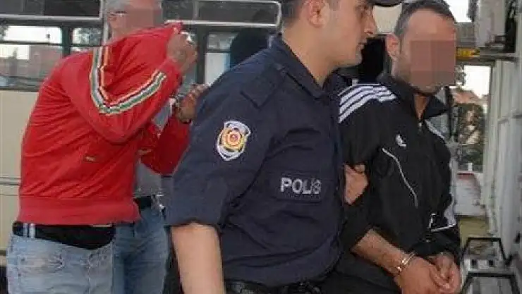 Operasyonda polis muhtar ve gardiyan da gözaltında