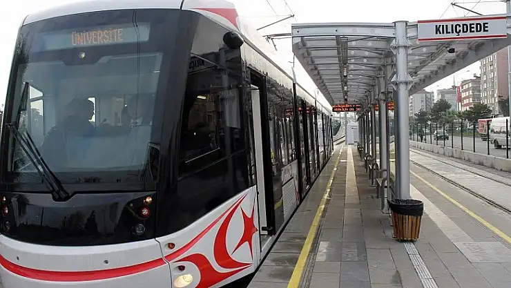 Günde 100 bin kişiyi taşıyor