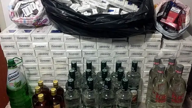 Yolcu otobüsünde kaçak içki ve sigara ele geçti 