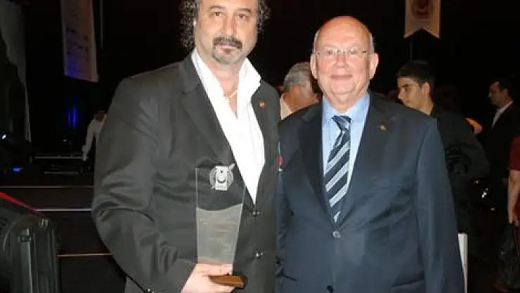 Okan Dilek' e Son Ejderha ödülü