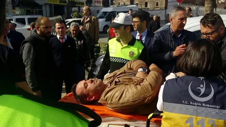 Samsun'da 2 otomobil polis aracına çarptı: 2 yaralı 