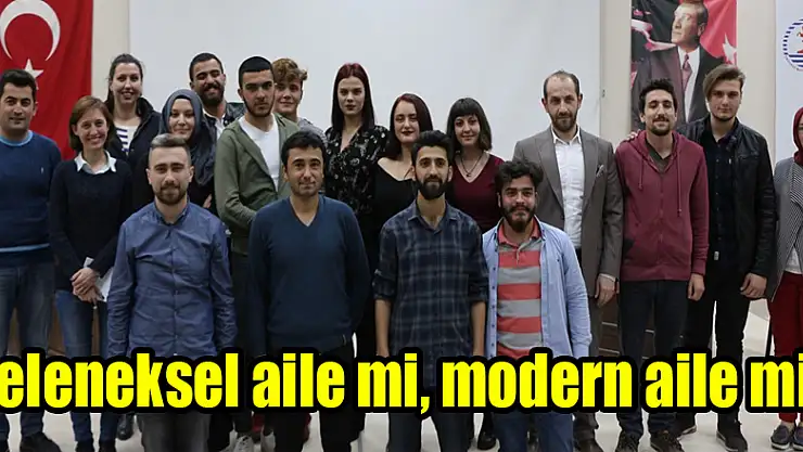 İletişim Fakültesinde münazara etkinliği 