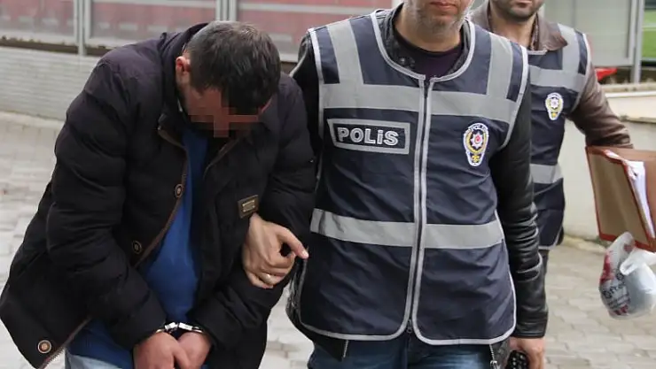 Mağazadan iç çamaşırı hırsızlığına tutuklama 