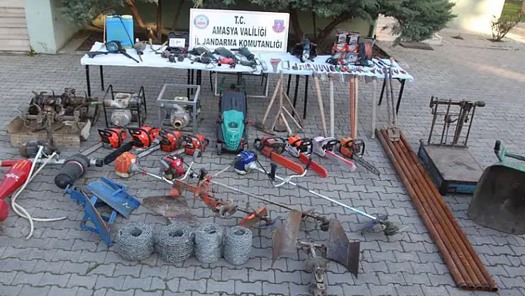 Tarım aletlerini çalıp hurdacıya sattılar