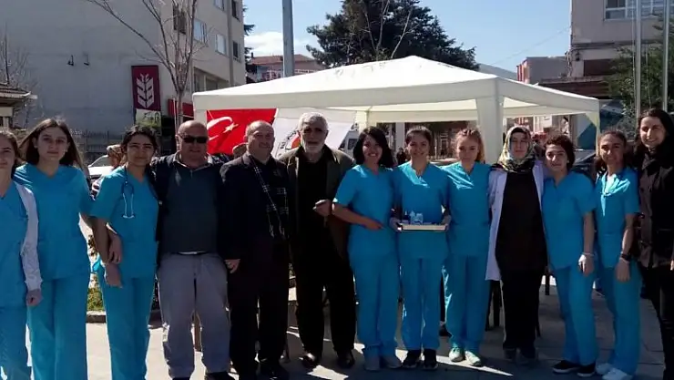 Öğrencilerden sağlık taraması 