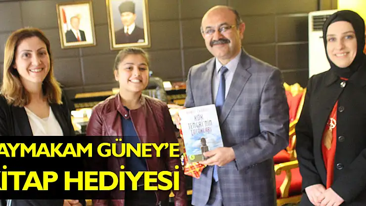 Kaymakam Güney'e Kitap hediyesi