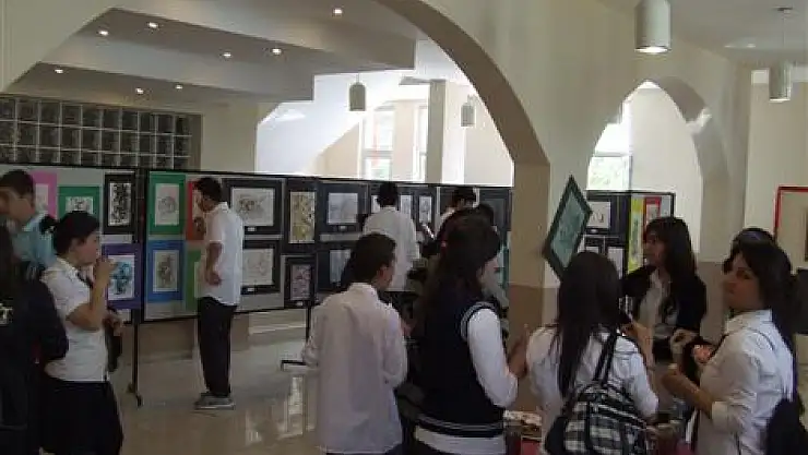 Ç.L Resim Sergisi Büyüledi