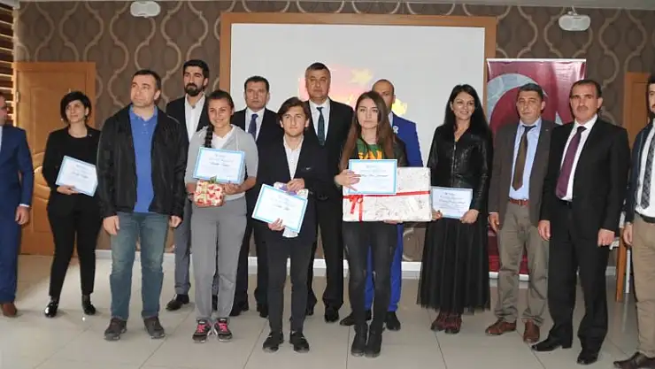 'Otizm Farkındalığı Afiş Yarışması' ödül töreni 