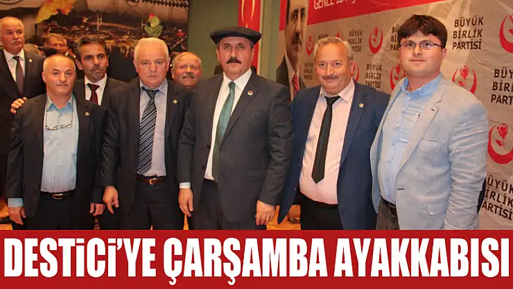 Destici'ye Çarşamba Ayakkabısı