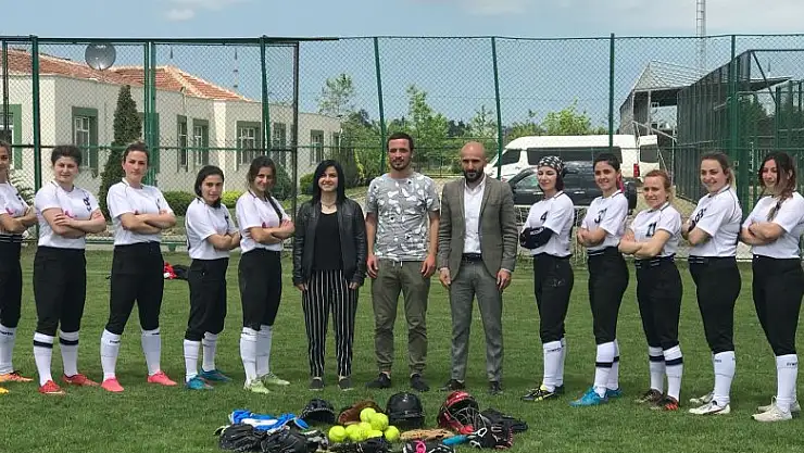Softbol'da 1. etap tamam