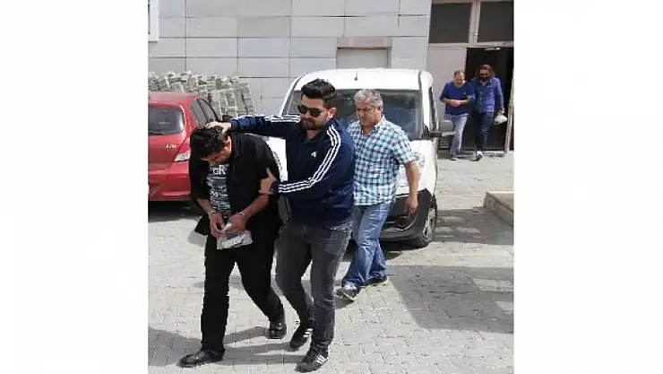 Samsun'da 9 bin 842 adet uyuşturucu hapla yakalanan 2 kişi tutuklandı