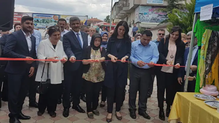 Kadın Emeği Pazarı'nı Çiğdem Karaaslan açtı