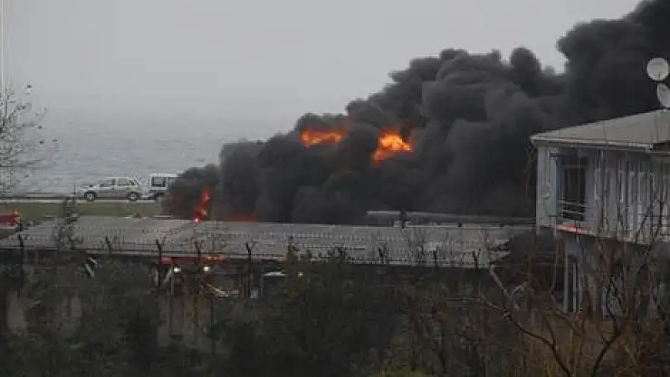 Asfalt şantiyesindeki yangın korkuttu