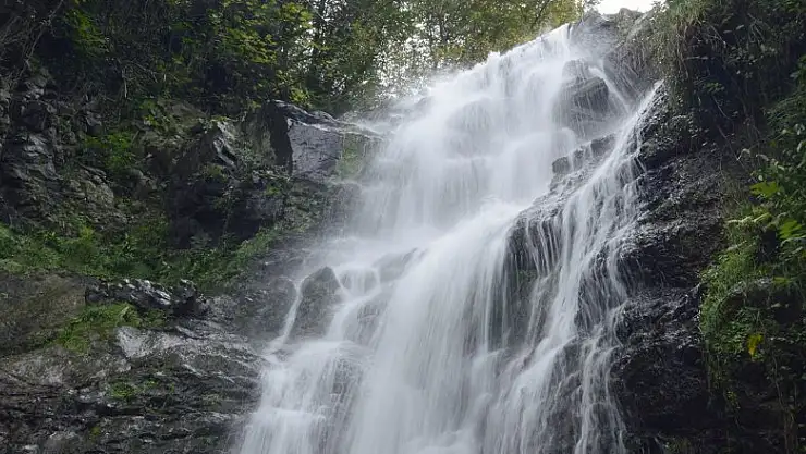 Kurşunlu Şelalesi görenleri büyülüyor