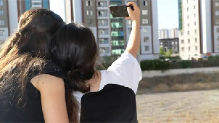 Selfie bencillik duygusunu tetikliyor
