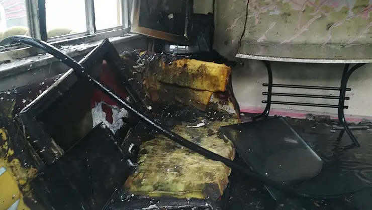  Bafra'da ev yangını korkuttu 