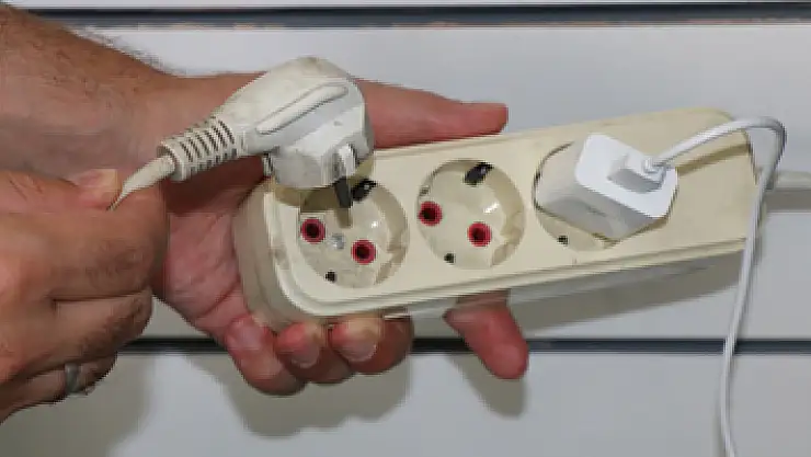 Piyasada korsan taksicilerden sonra 'Korsan elektrikçiler' türedi