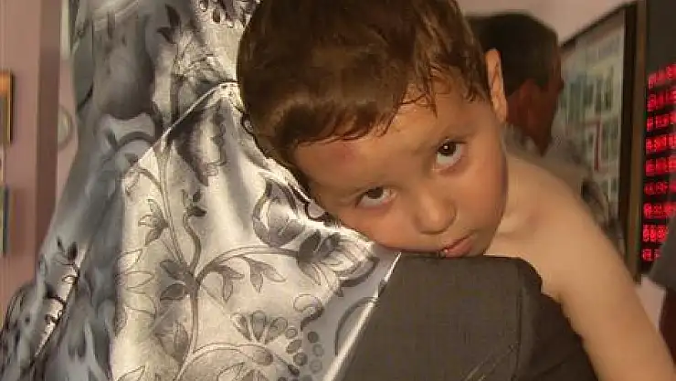 Otomobilin çarptığı çocuk hastanelik oldu